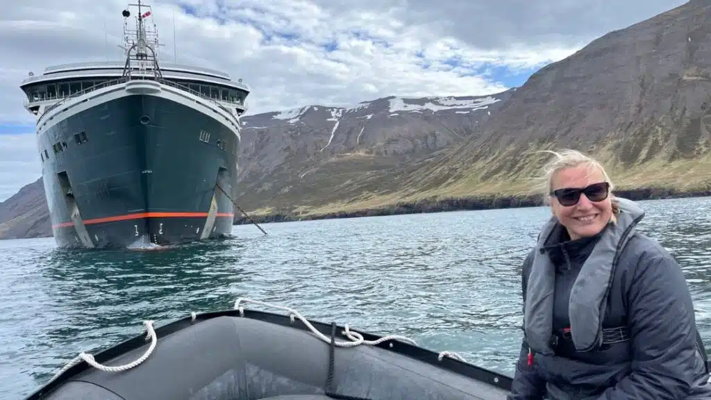 Nicole auf Expeditionskreuzfahrt Grönland und Island an Bord der Seabourn Venture