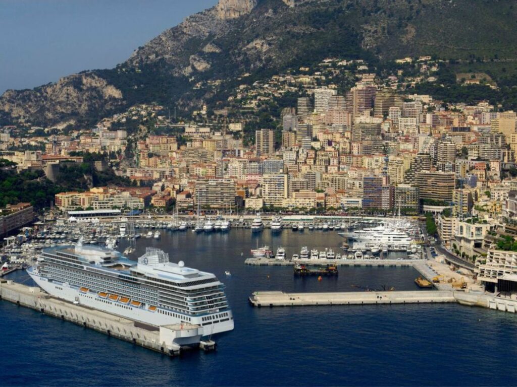 Nicole und Peter an Bord der Oceania Vista im Mittelmeer in Monaco